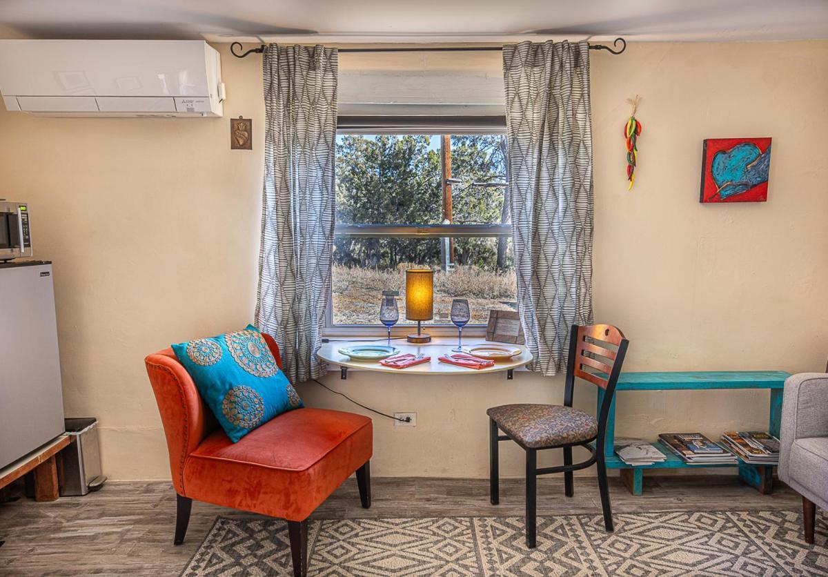 Pet Friendly Pinon Heaven Bed and Breakfast Canada de los Alamos Exteriör bild