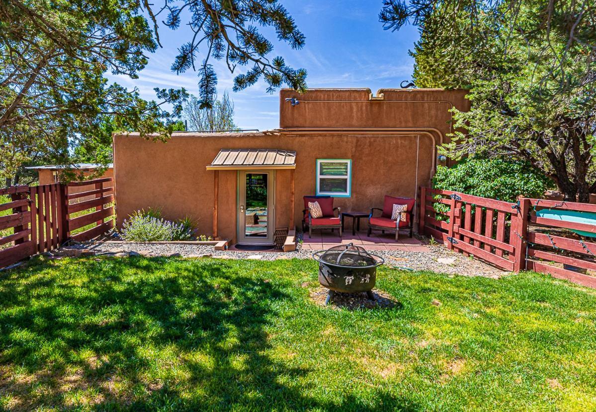 Pet Friendly Pinon Heaven Bed and Breakfast Canada de los Alamos Exteriör bild